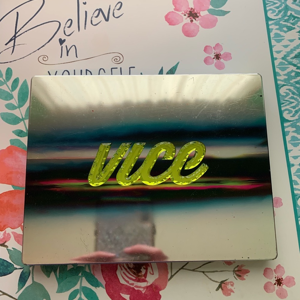 LE Urban Deacy Vice Palette